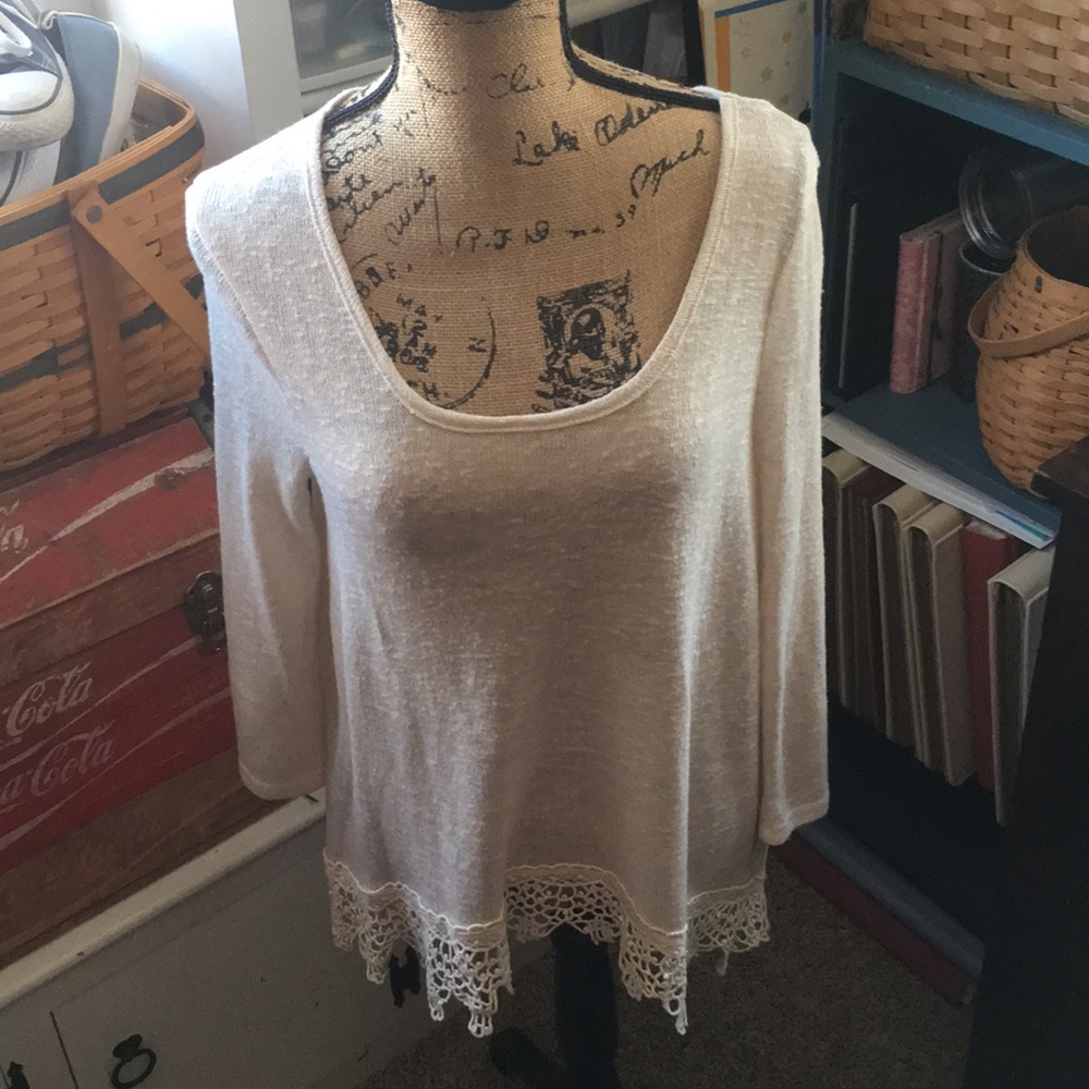 Francesca’s 3-4 sleeved cream sweater